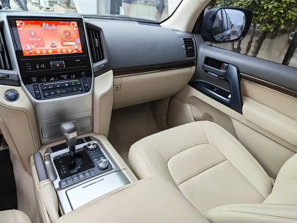 Toyota Land Cruiser 2019 — фото 8
