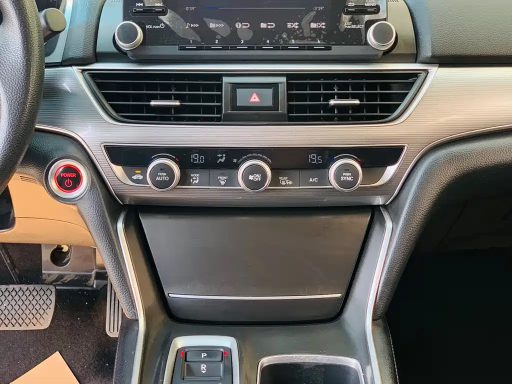 Honda Accord 2019 — фото 17
