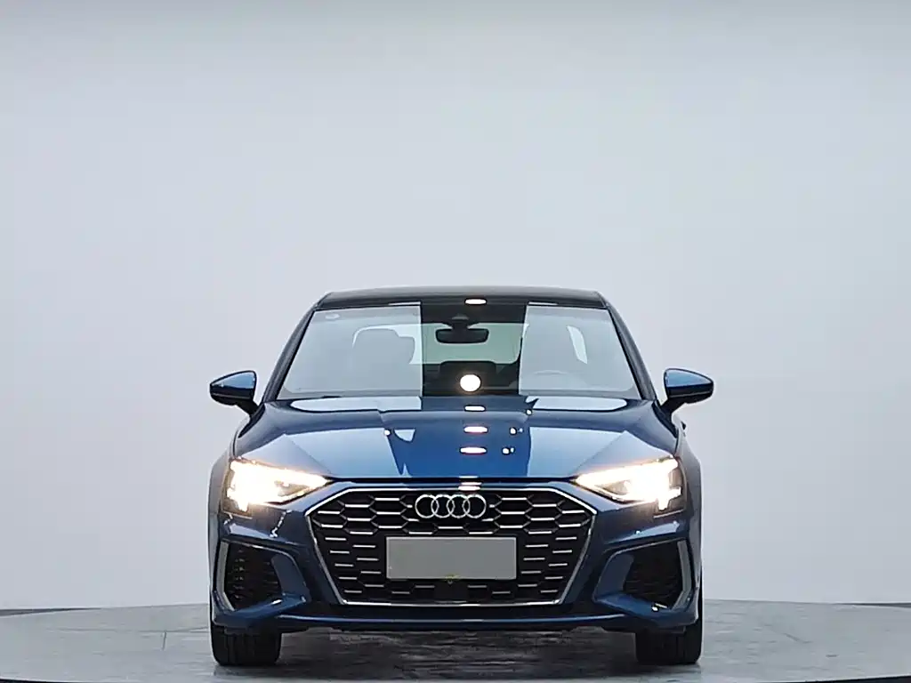 Audi A3 2023 — фото 2