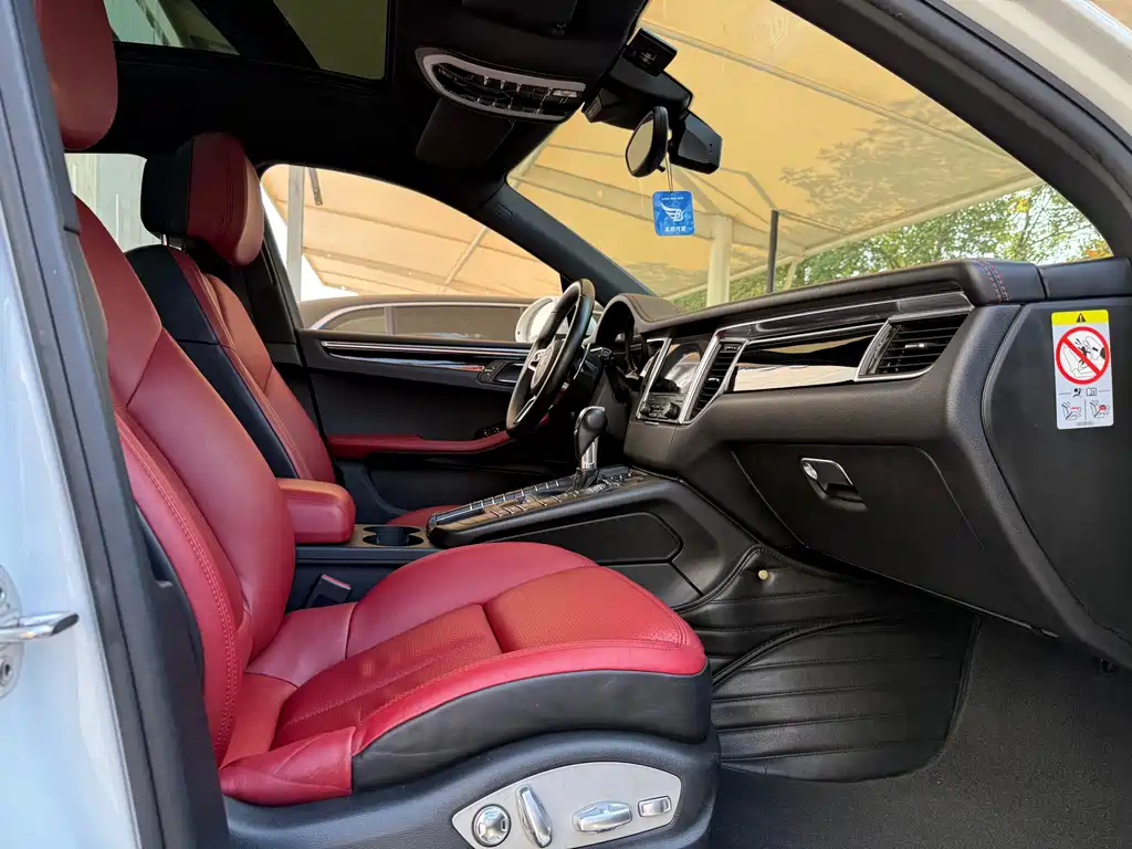 Porsche Macan 2018 — фото 10