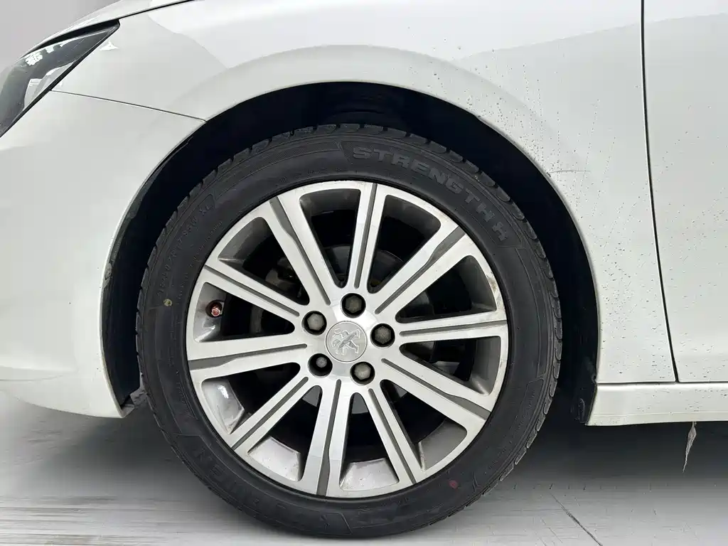 Peugeot 408 2015 — фото 9