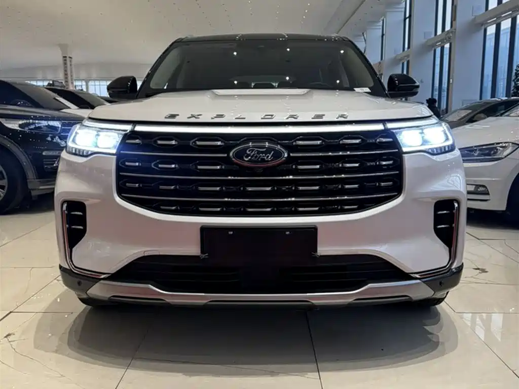 Ford Explorer 2023 — фото 8