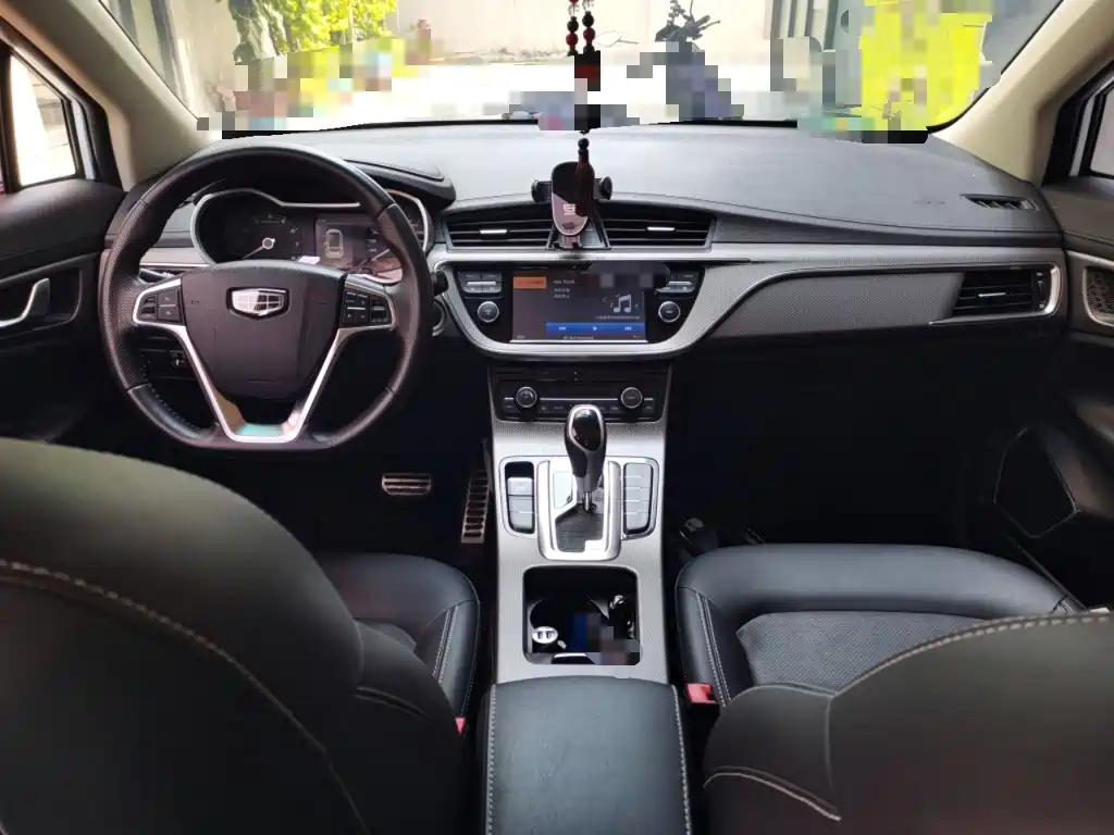 Geely Emgrand GS 2018 — фото 13