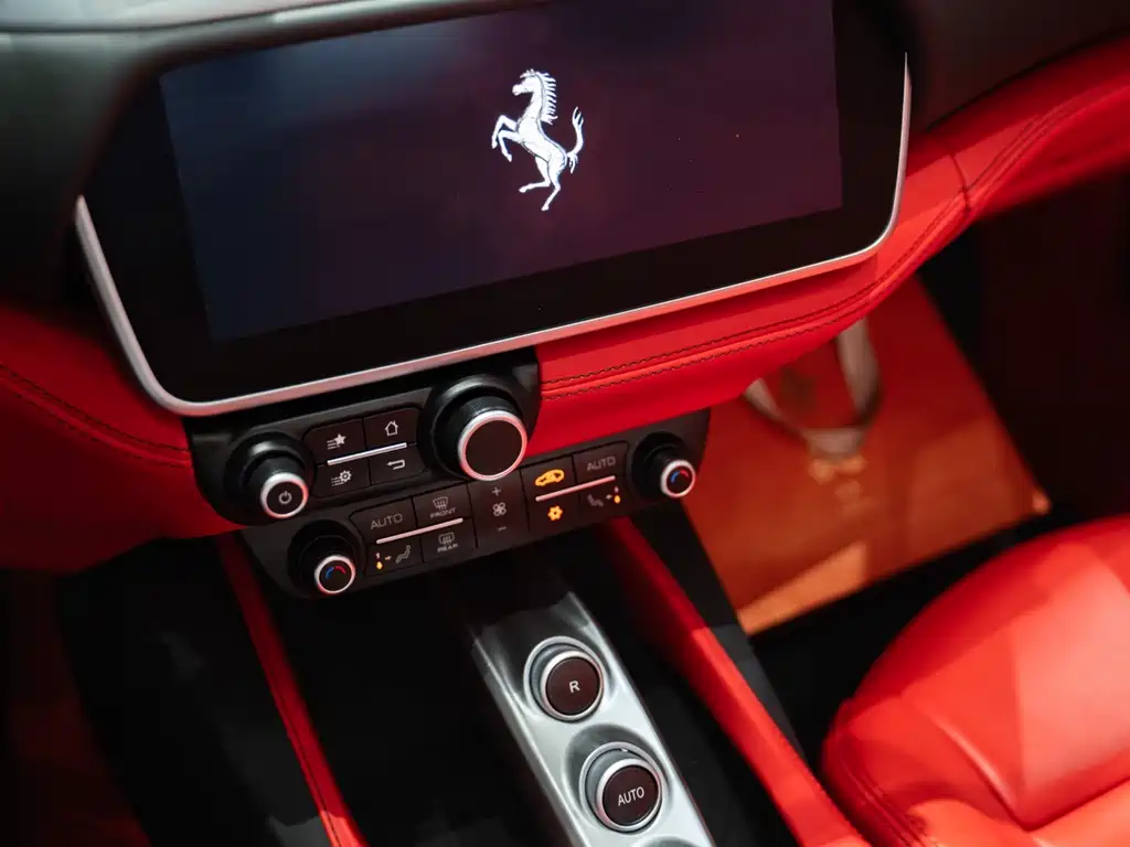 Ferrari Portofino 2019 — фото 24