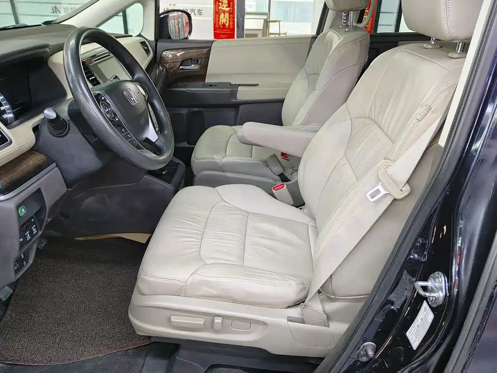Honda Odyssey 2017 — фото 12