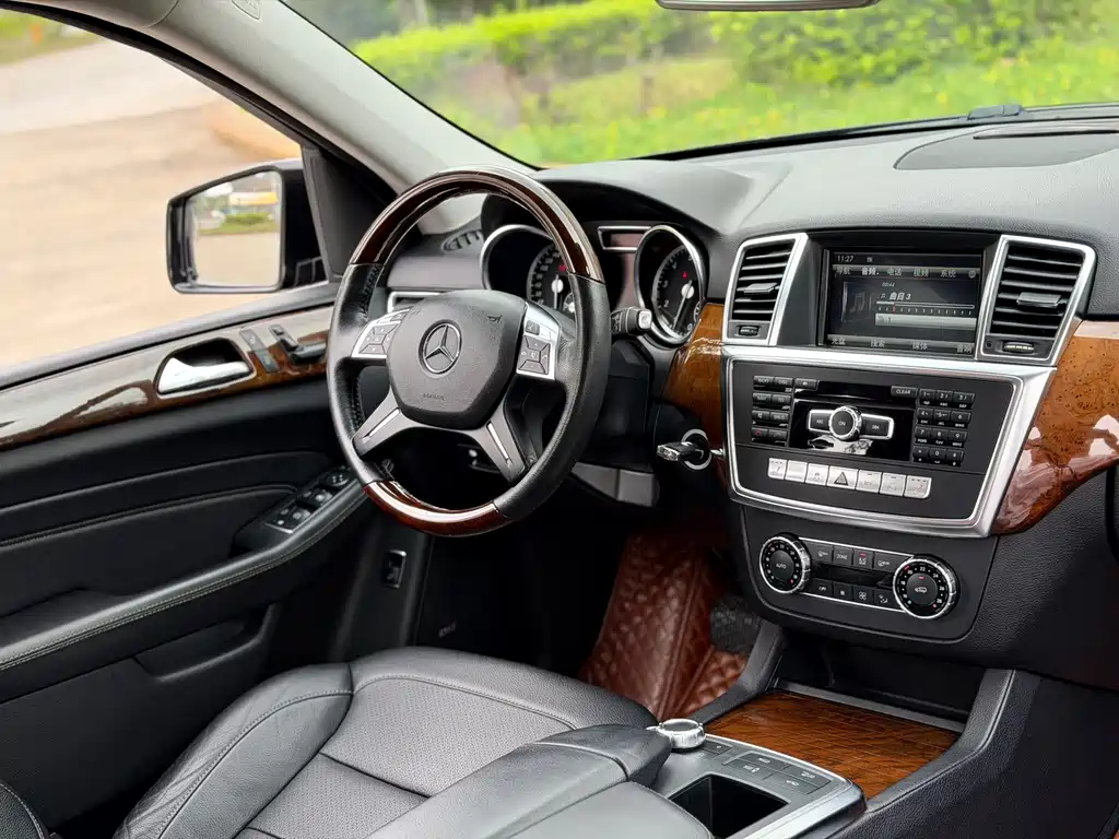 Mercedes-Benz M-Class 2015 — фото 9