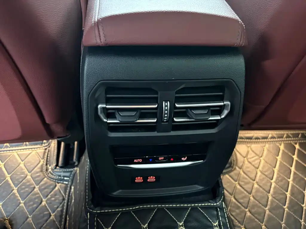 BMW 3 Series 2023 — фото 11