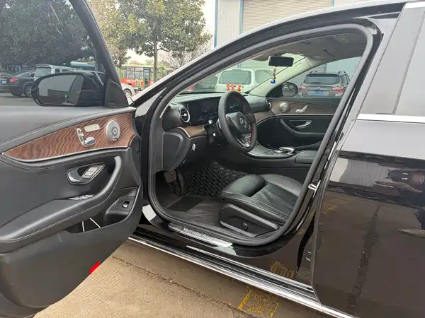 Mercedes-Benz E-Class 2016