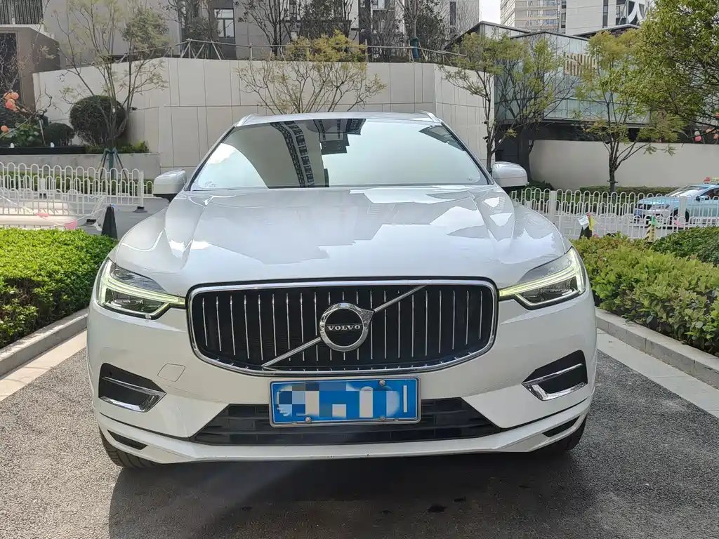 Volvo XC60 2020 — фото 2