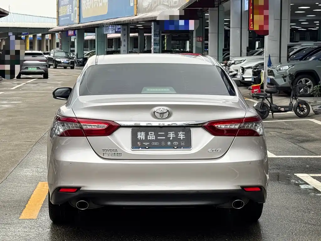 Toyota Camry 2018 — фото 5