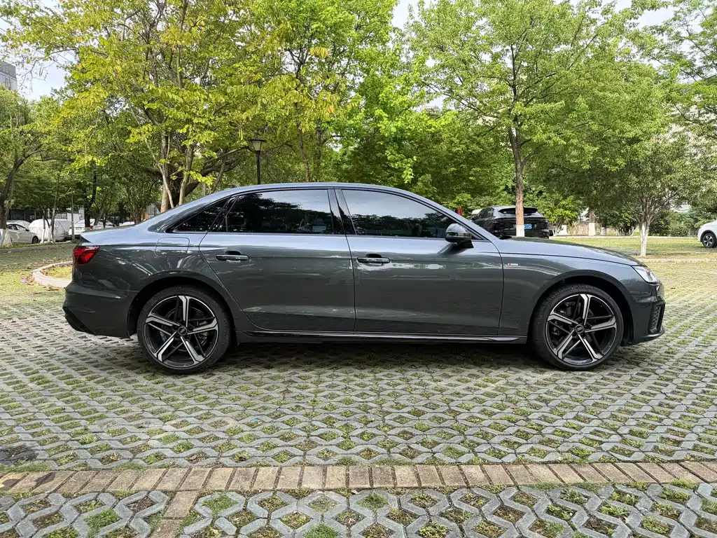Audi A4L 2025 — фото 16