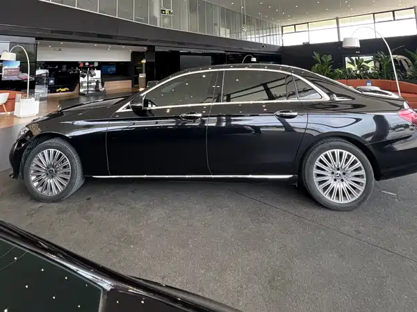 Mercedes-Benz E-Class 2022
