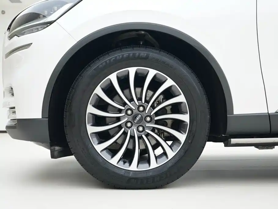 Lincoln Aviator 2023 — фото 15