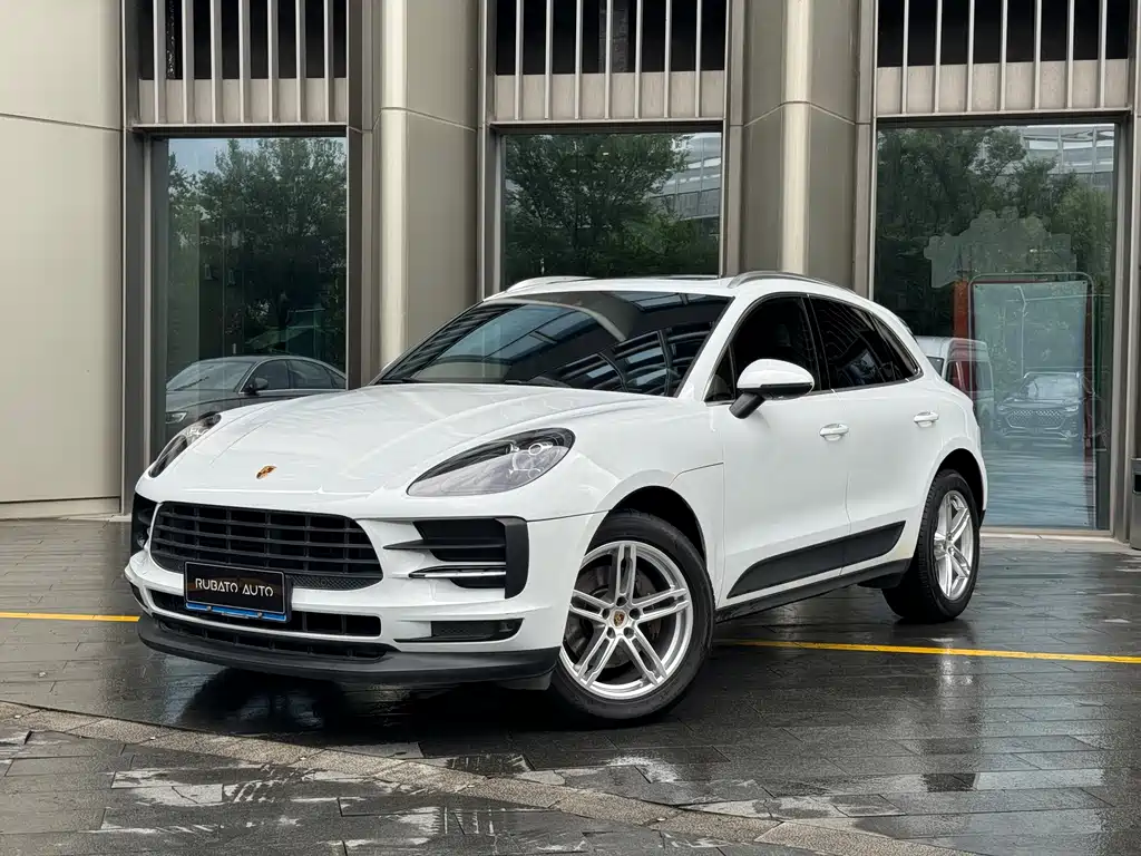 Porsche Macan 2019 — фото 1