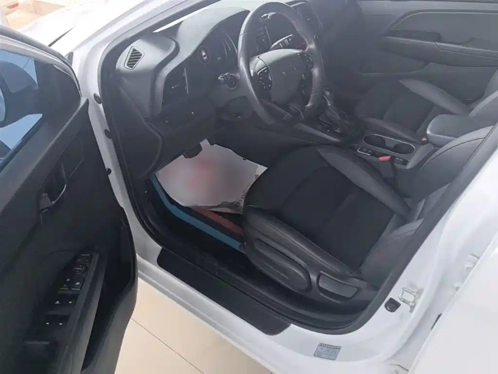 Hyundai Elantra 2019 — фото 16