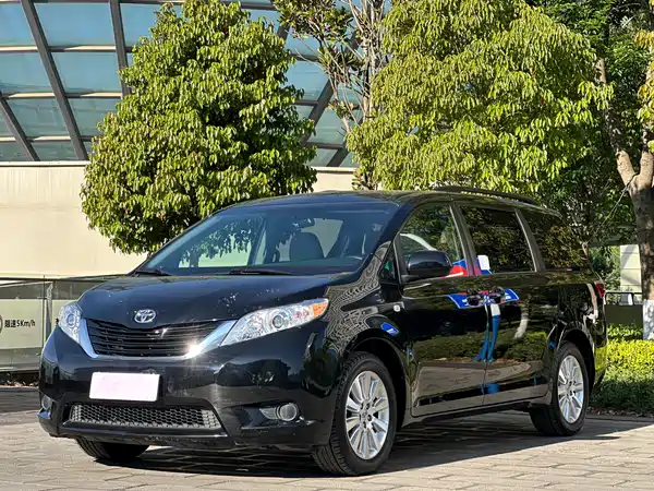Toyota Sienna 2015