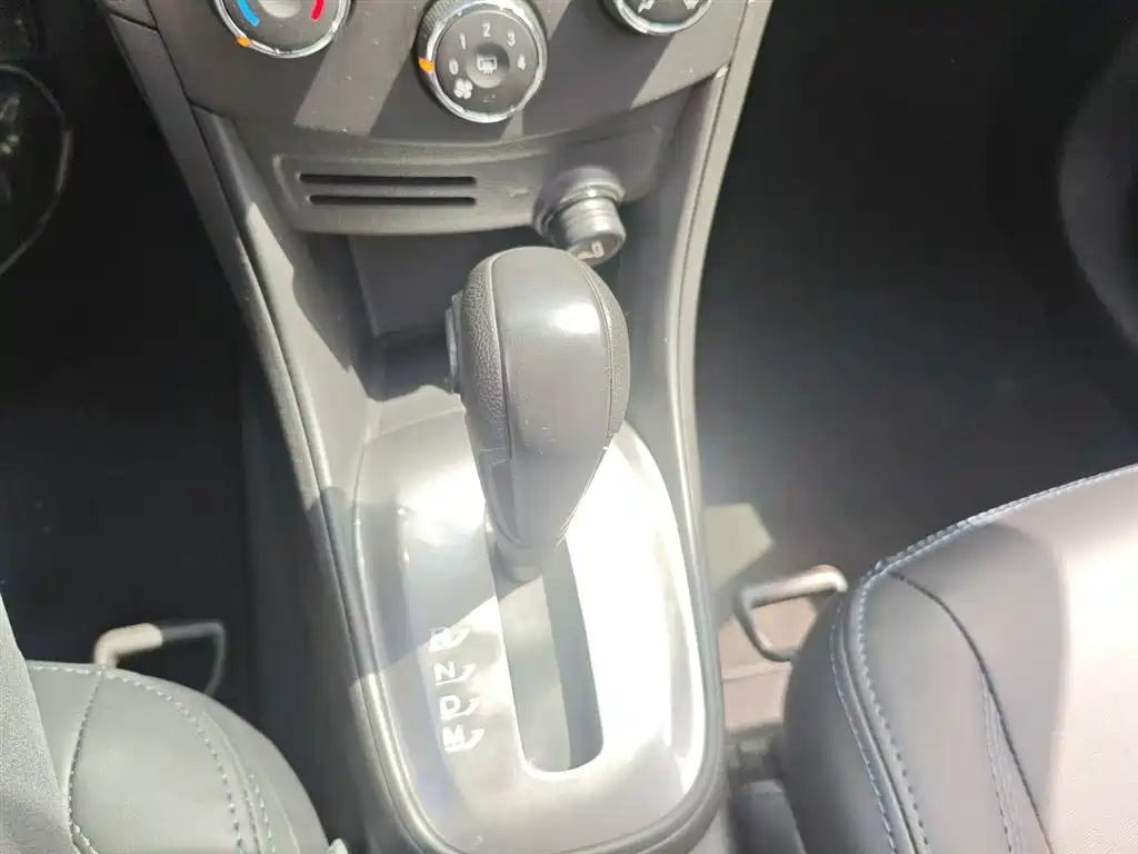 Chevrolet Trax 2014 — фото 12