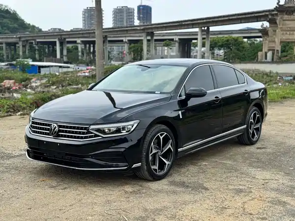 Volkswagen Magotan 2025