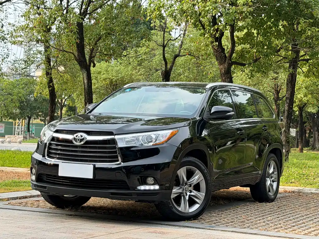 Toyota Highlander 2017 — фото 1