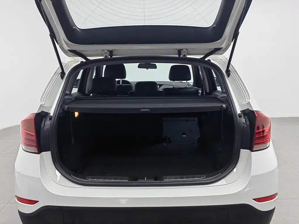 BMW X1 2014 — фото 16