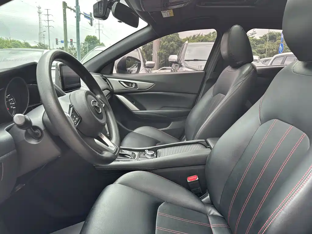 Mazda CX-4 2018 — фото 15