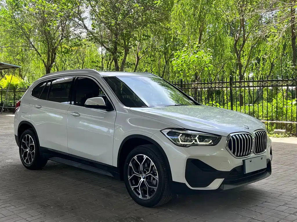 BMW X1 2021 — фото 3