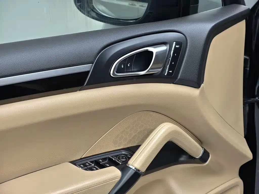 Porsche Cayenne 2015 — фото 13