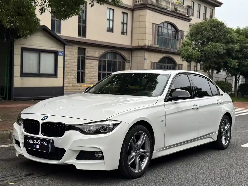BMW 3 Series 2019 — фото 1