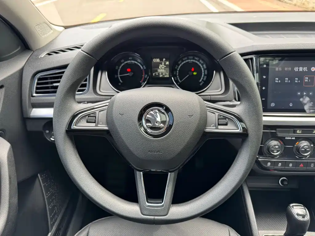 Skoda Kamiq 2023 — фото 11