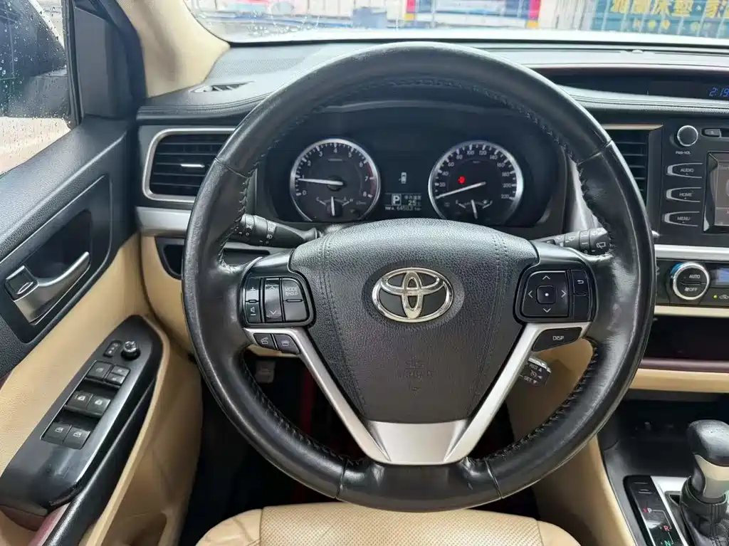 Toyota Highlander 2016 — фото 8