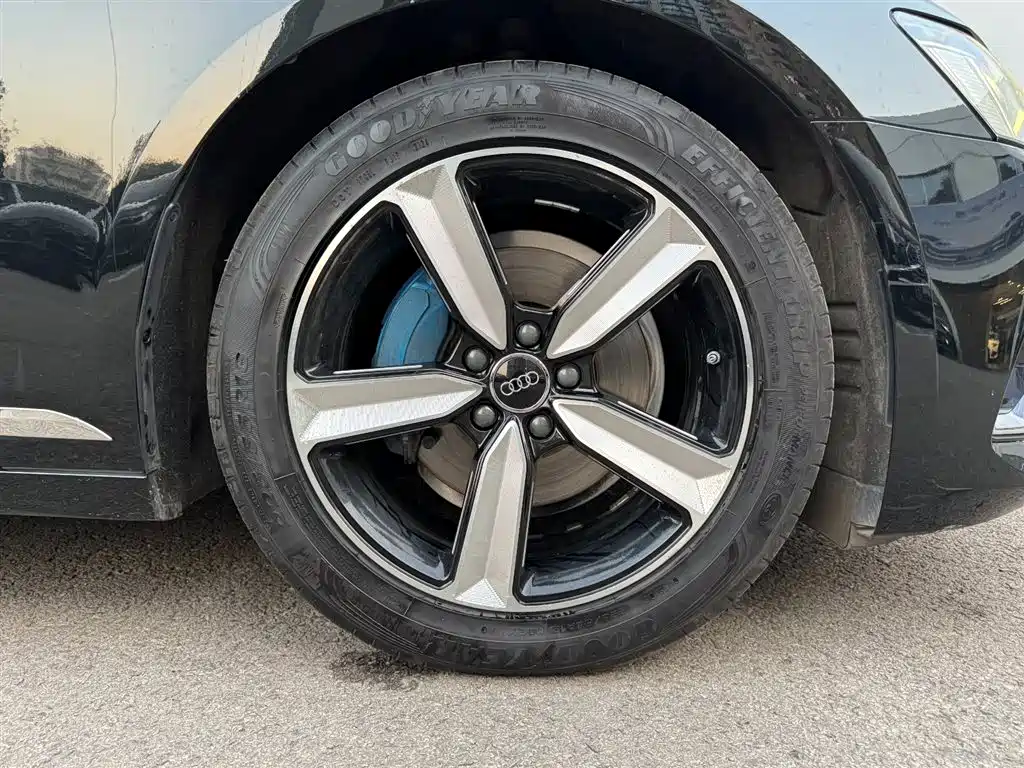 Audi A6L 2023 — фото 20