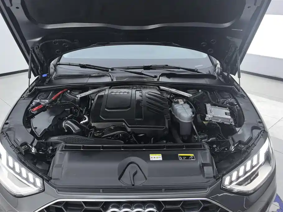 Audi A4L 2023 — фото 10
