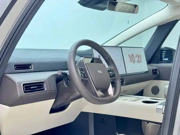Li Auto MEGA 2024
