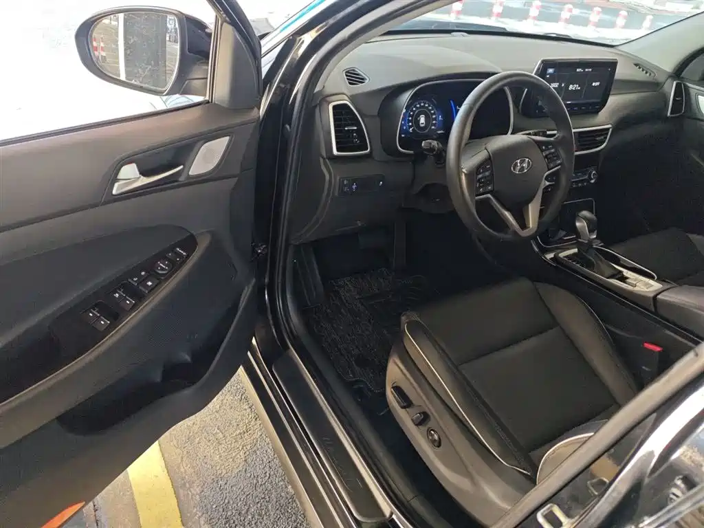 Hyundai Tucson 2019 — фото 16