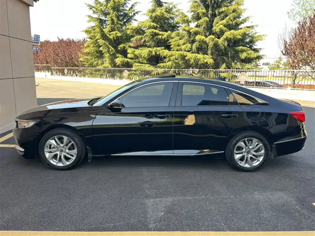 Honda Accord 2019 — фото 11