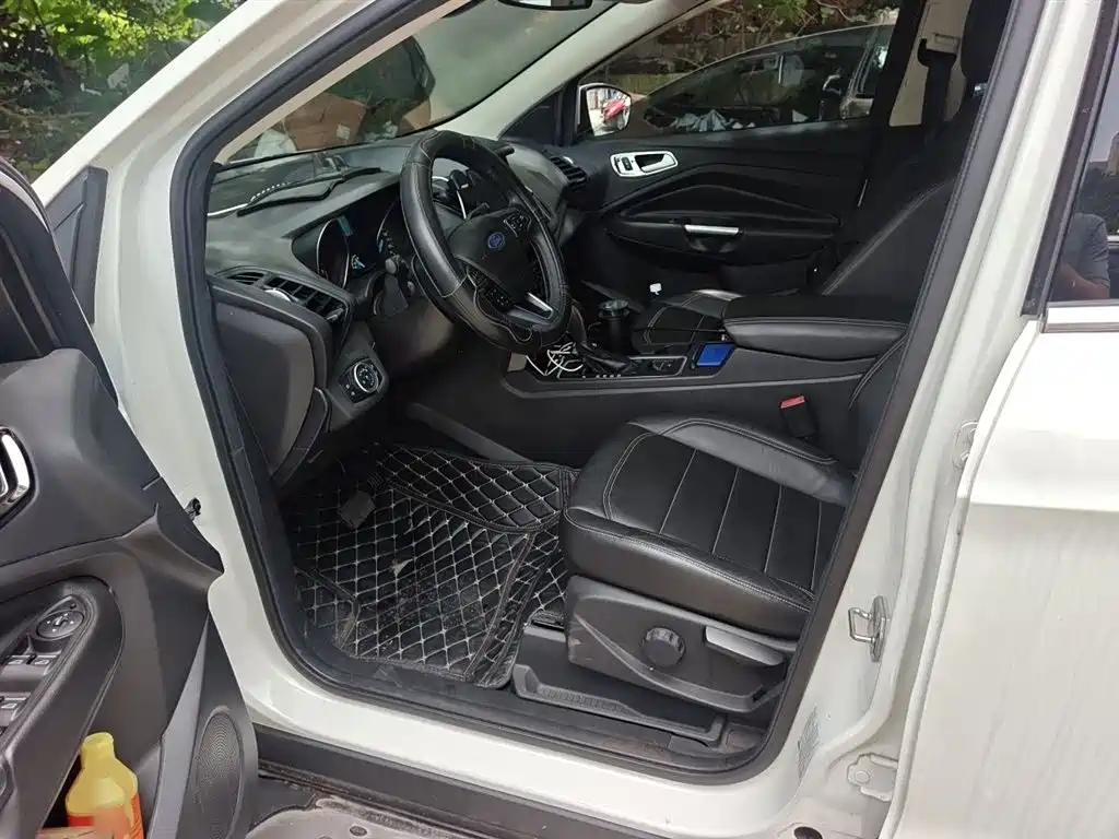 Ford Kuga 2017 — фото 13