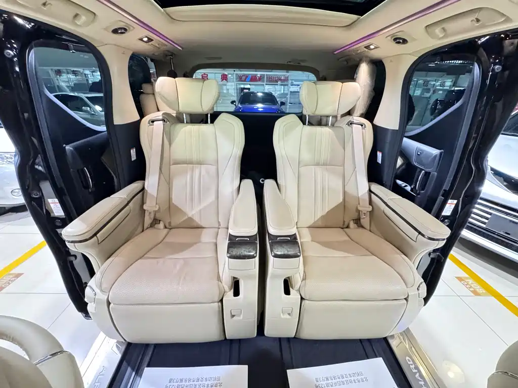 Toyota Alphard 2019 — фото 8