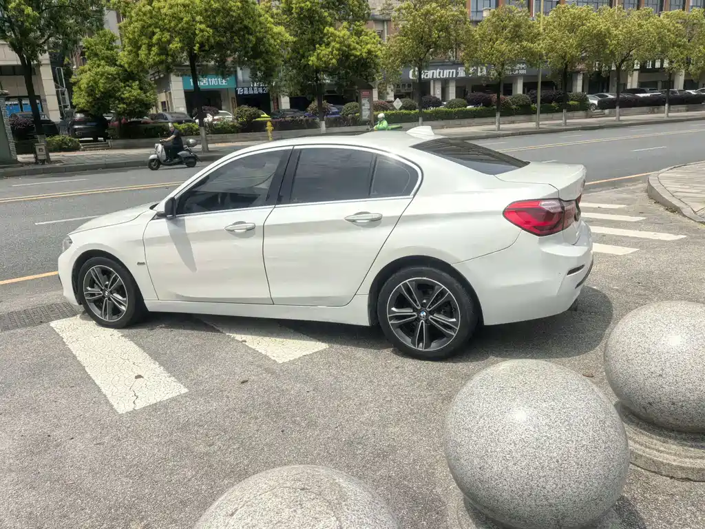 BMW 1 Series 2017 — фото 9