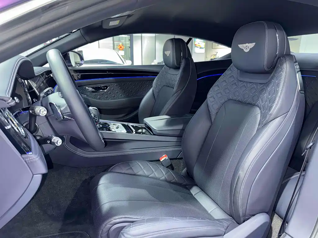 Bentley Continental 2020 — фото 13