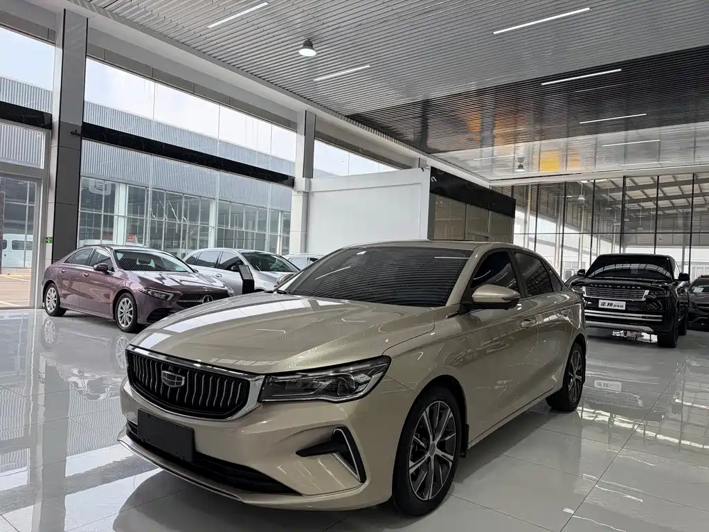 Geely Emgrand 2022