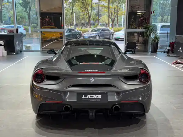 Ferrari 488 2015