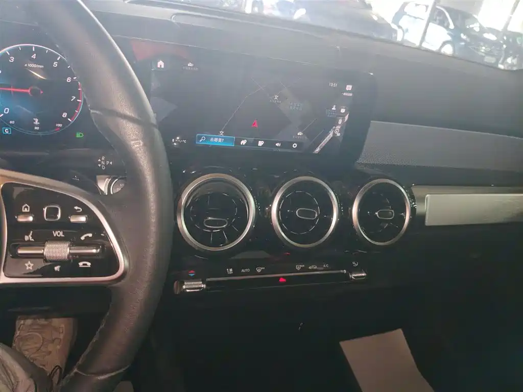 Mercedes-Benz GLB 2022 — фото 13