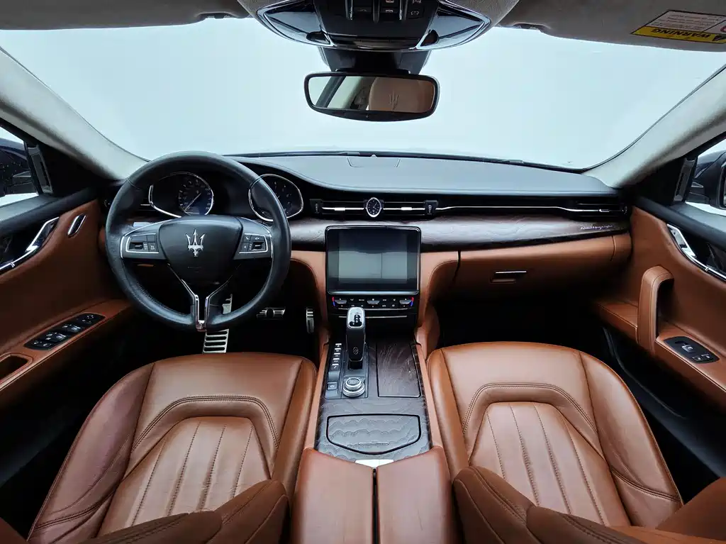 Maserati Quattroporte 2018 — фото 14