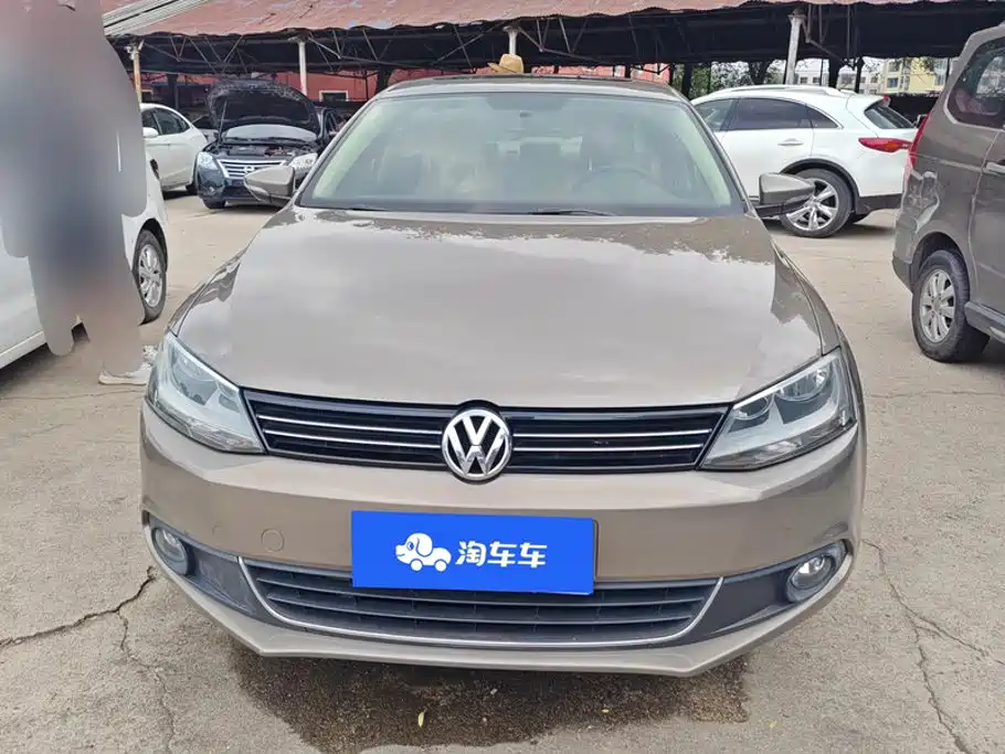 Volkswagen Sagitar 2012
