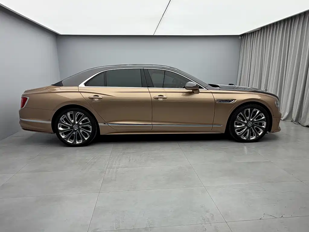 Bentley Flying Spur PHEV 2025 — фото 12