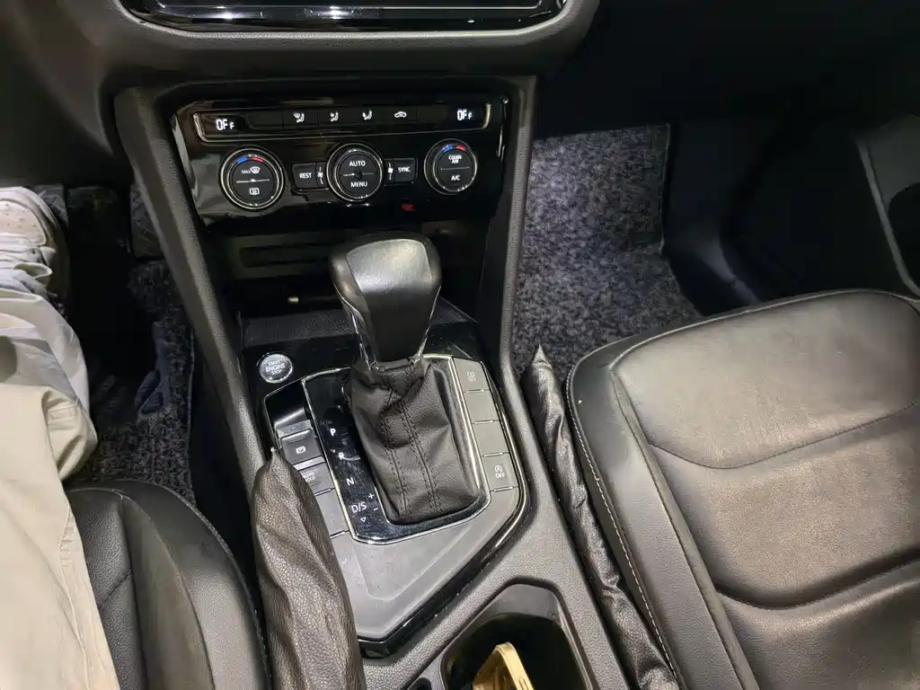 Volkswagen Tiguan L 2021 — фото 14