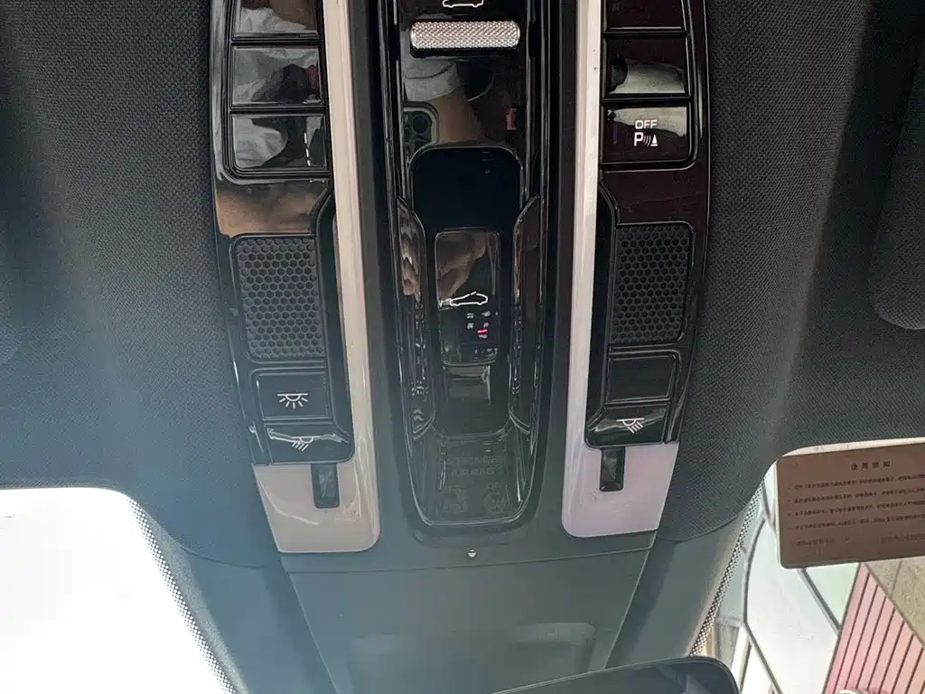 Porsche Panamera 2018 — фото 16