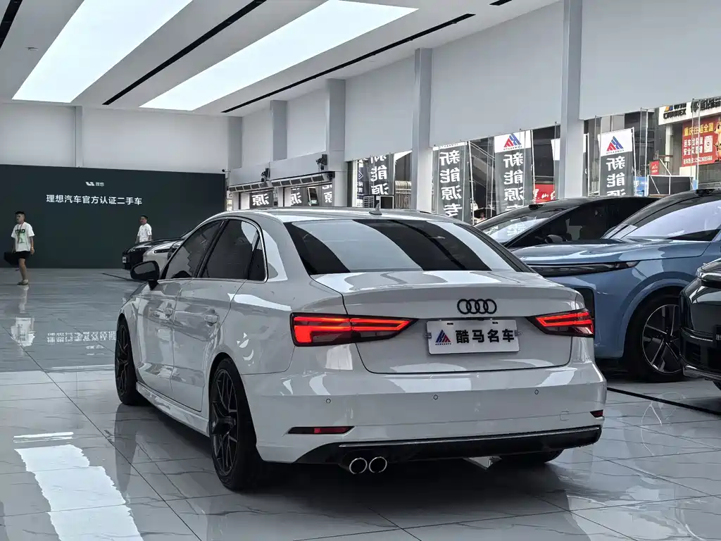 Audi A3 2018 — фото 13