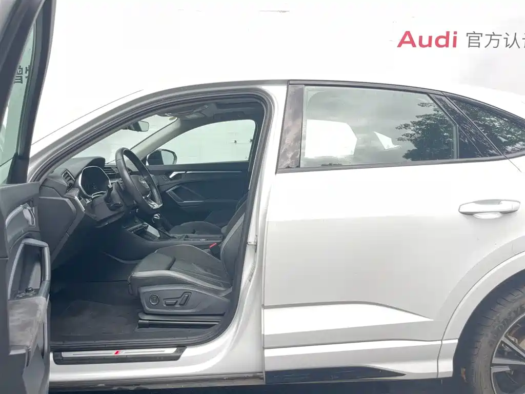 Audi Q3 Sportback 2023 — фото 12