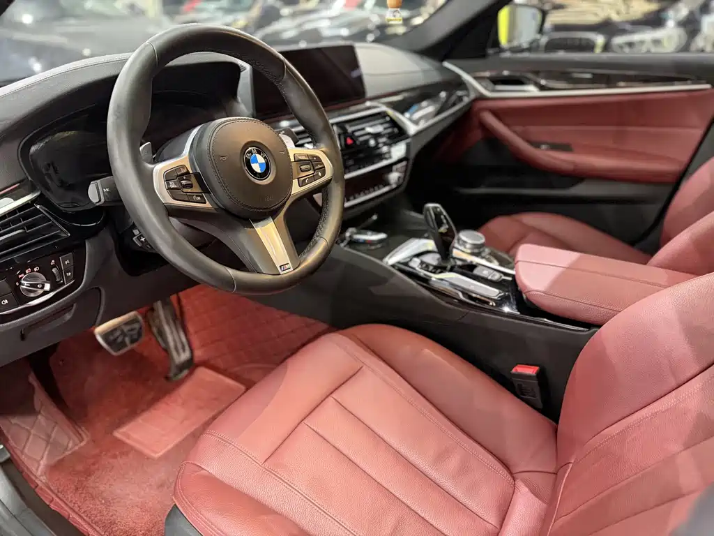 BMW 5 Series 2019 — фото 5